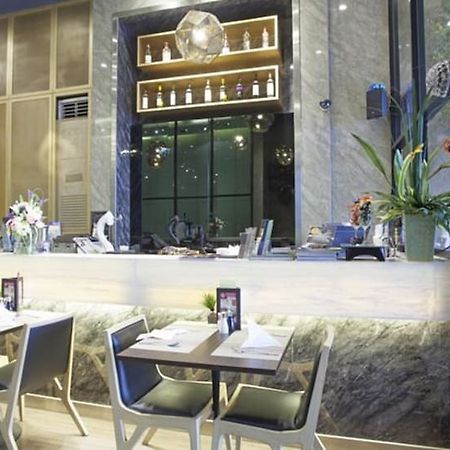 V Residence Serviced Apartment Bangkok Exterior foto