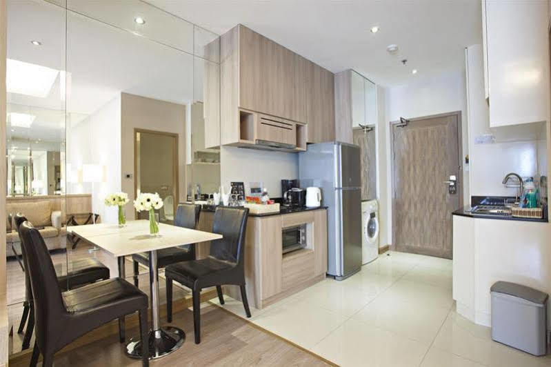 V Residence Serviced Apartment Bangkok Exterior foto