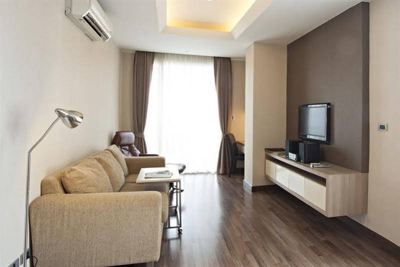 V Residence Serviced Apartment Bangkok Exterior foto