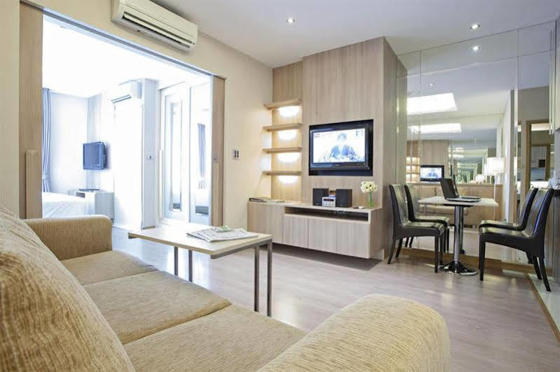 V Residence Serviced Apartment Bangkok Exterior foto