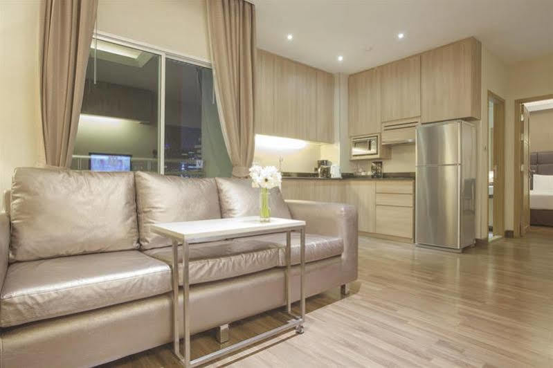 V Residence Serviced Apartment Bangkok Exterior foto
